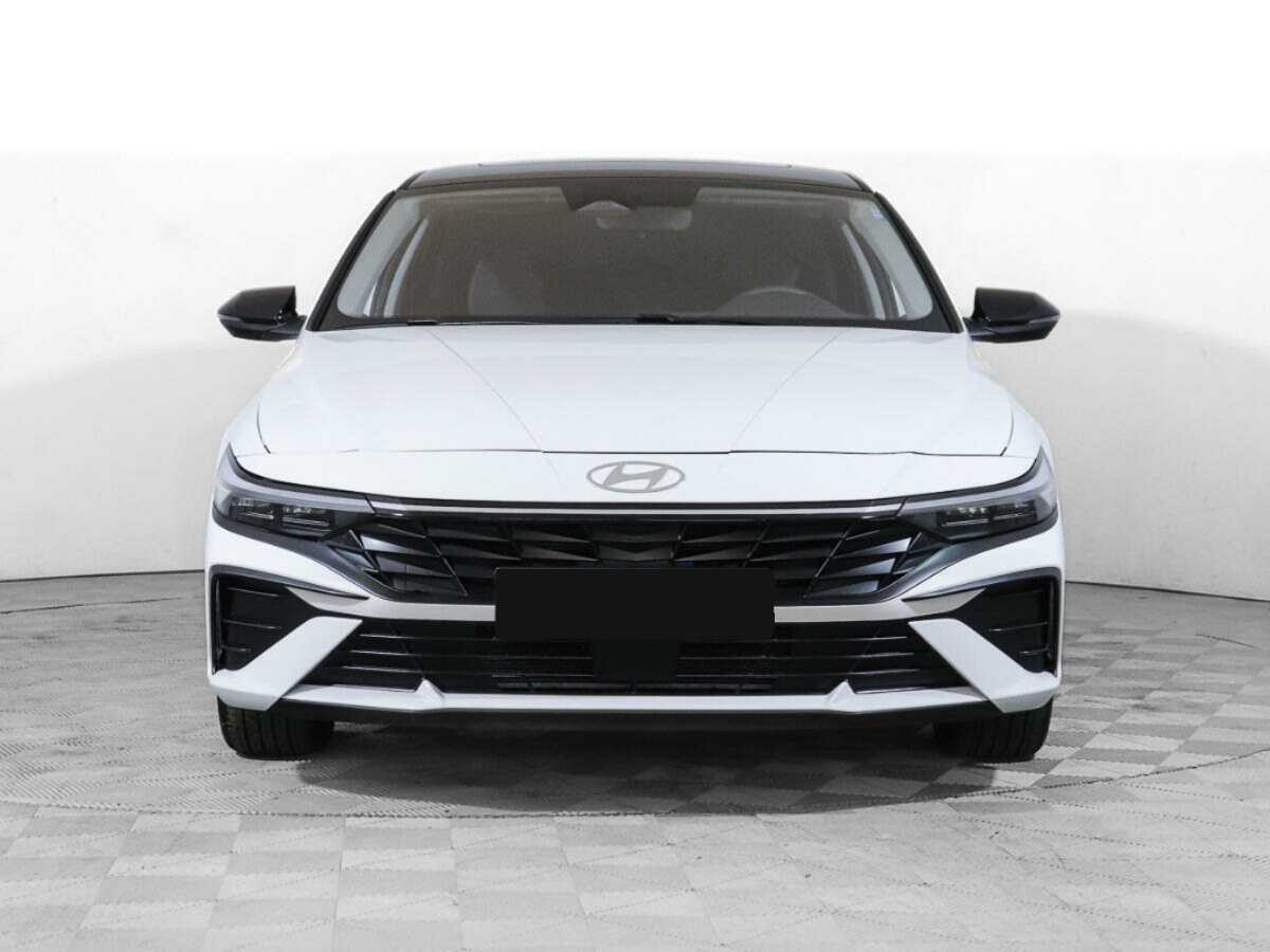 Hyundai Elantra 2024 года с пробегом. Фото: #0