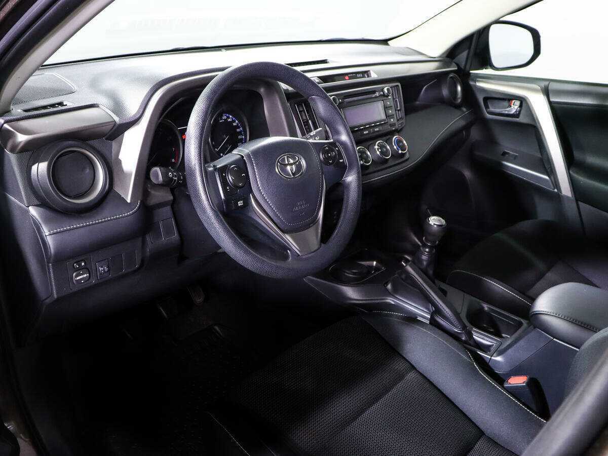 Toyota RAV4 2018 года с пробегом. Фото: #13