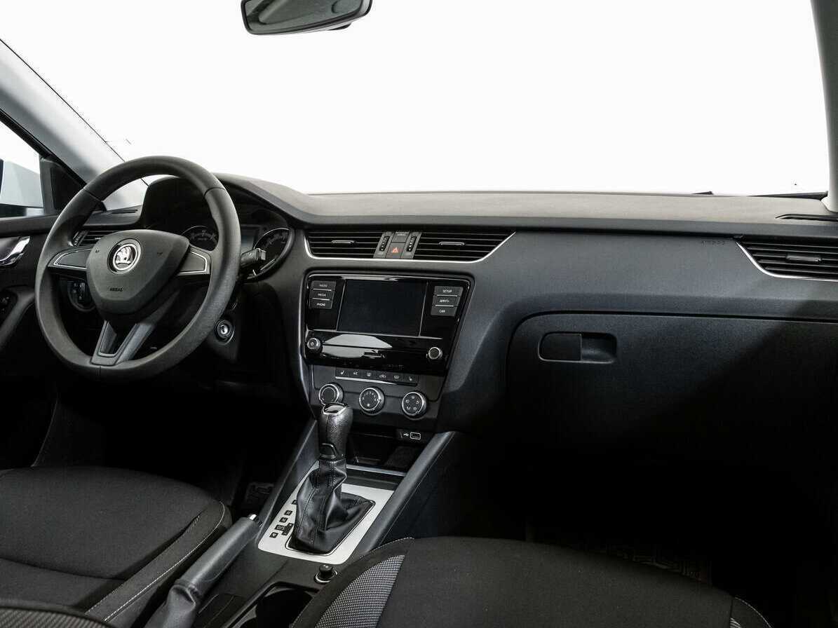 Skoda Octavia 2018 года с пробегом. Фото: #6