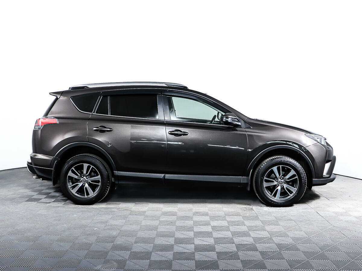 Toyota RAV4 2019 года с пробегом. Фото: #3