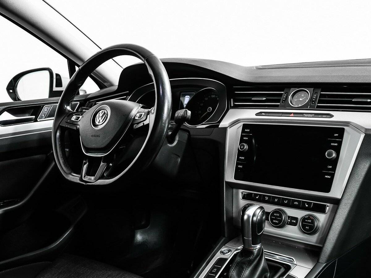 Volkswagen Passat 2018 года с пробегом. Фото: #8