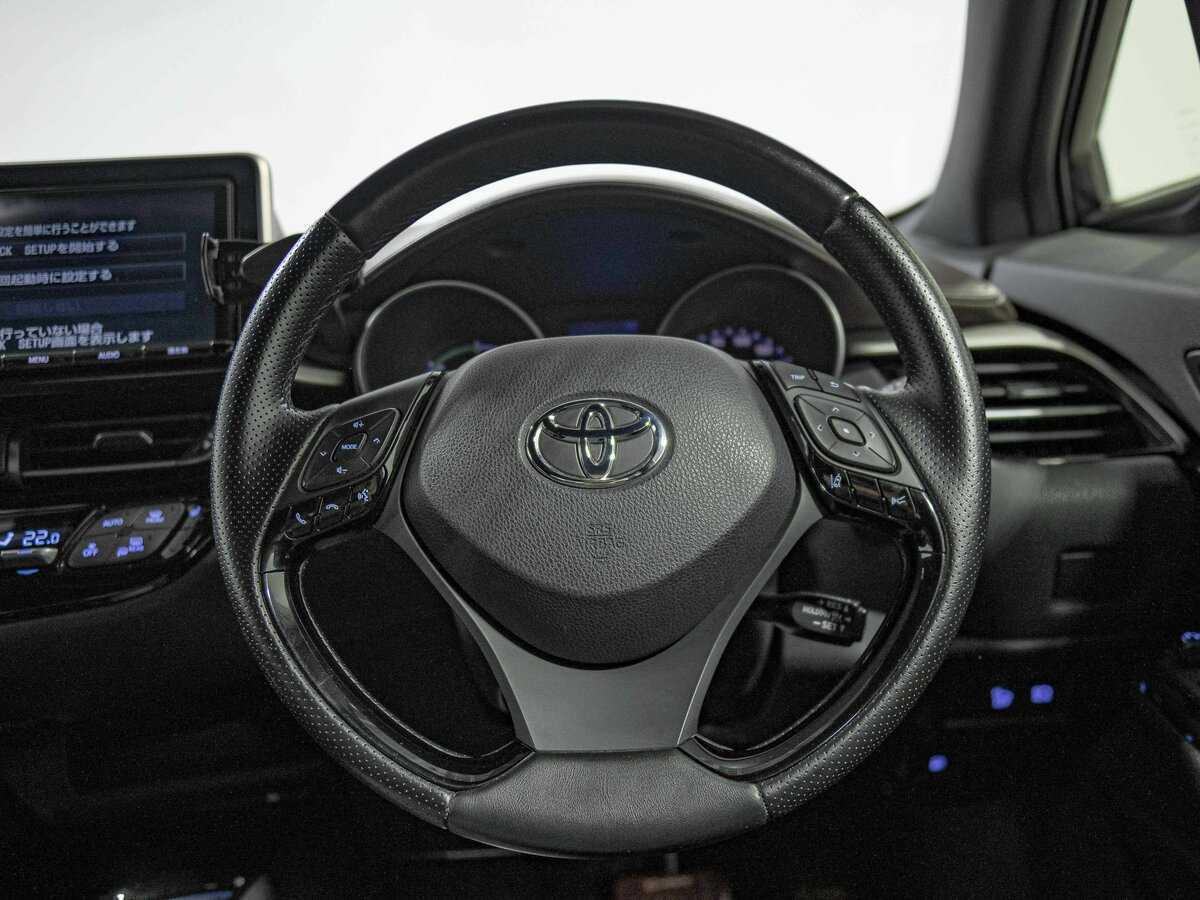 Toyota C-HR 2017 года с пробегом. Фото: #6