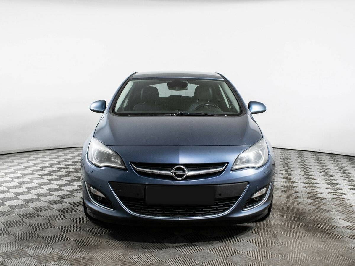 Opel Astra 2013 года с пробегом. Фото: #1