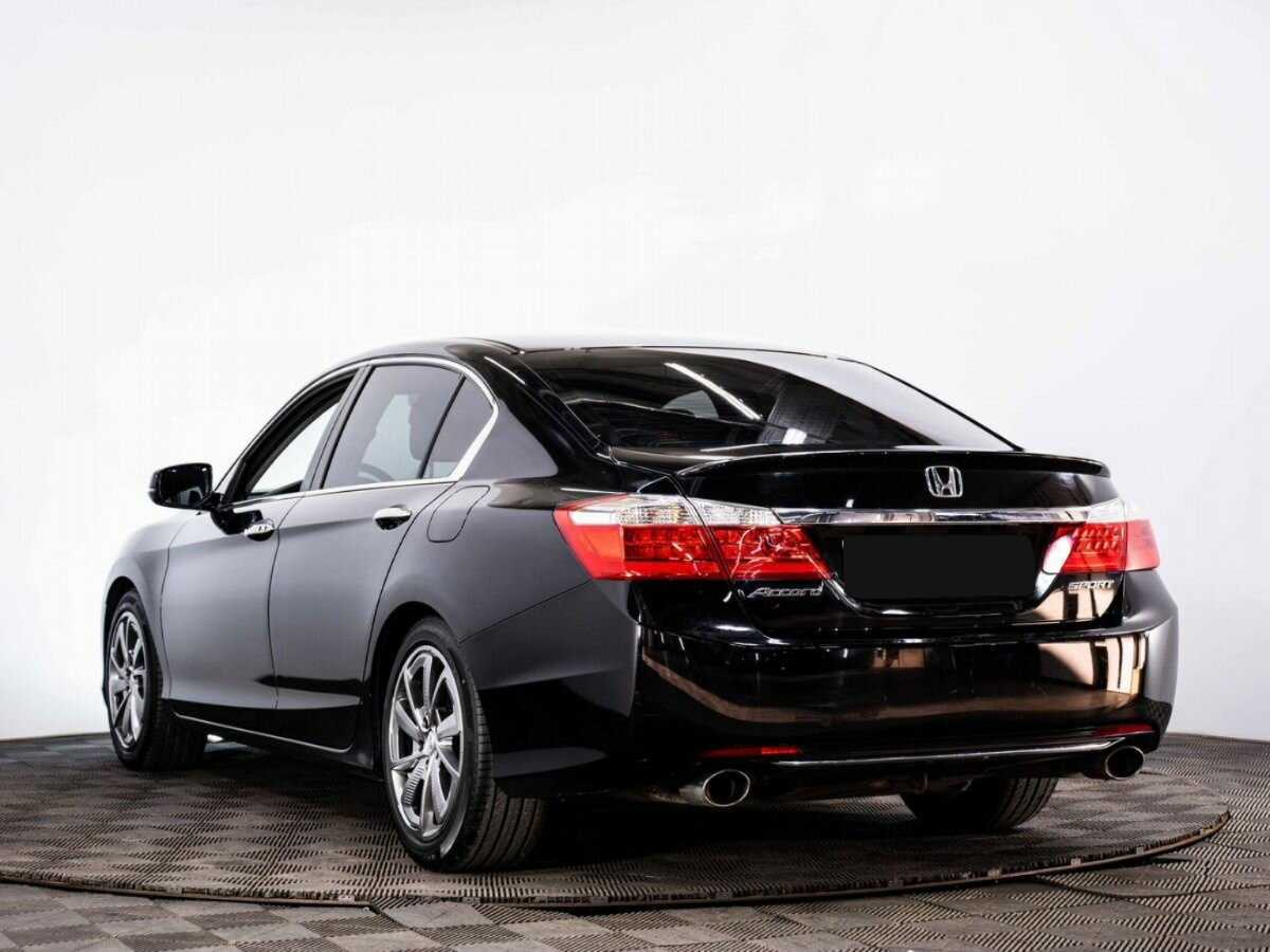 Honda Accord 2013 года с пробегом. Фото: #3