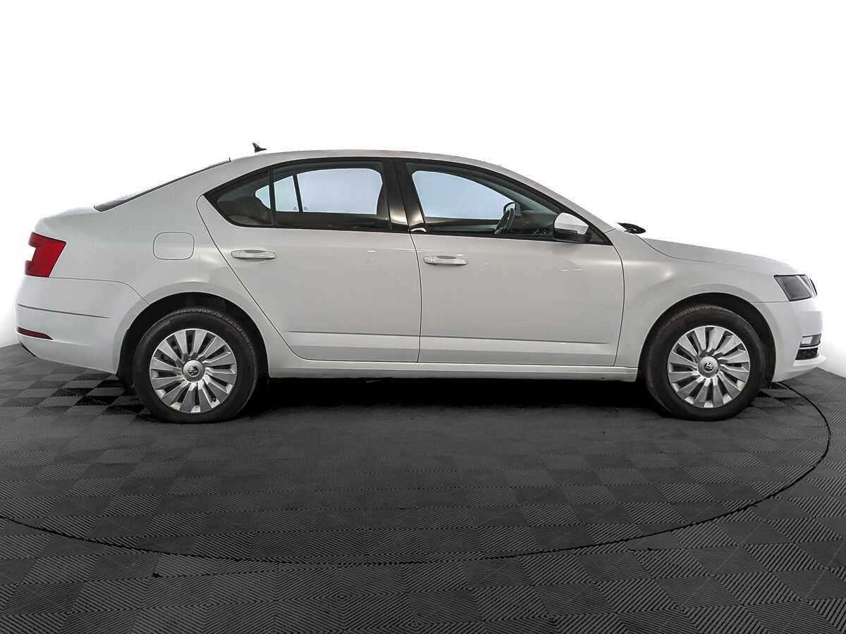 Skoda Octavia 2018 года с пробегом. Фото: #3