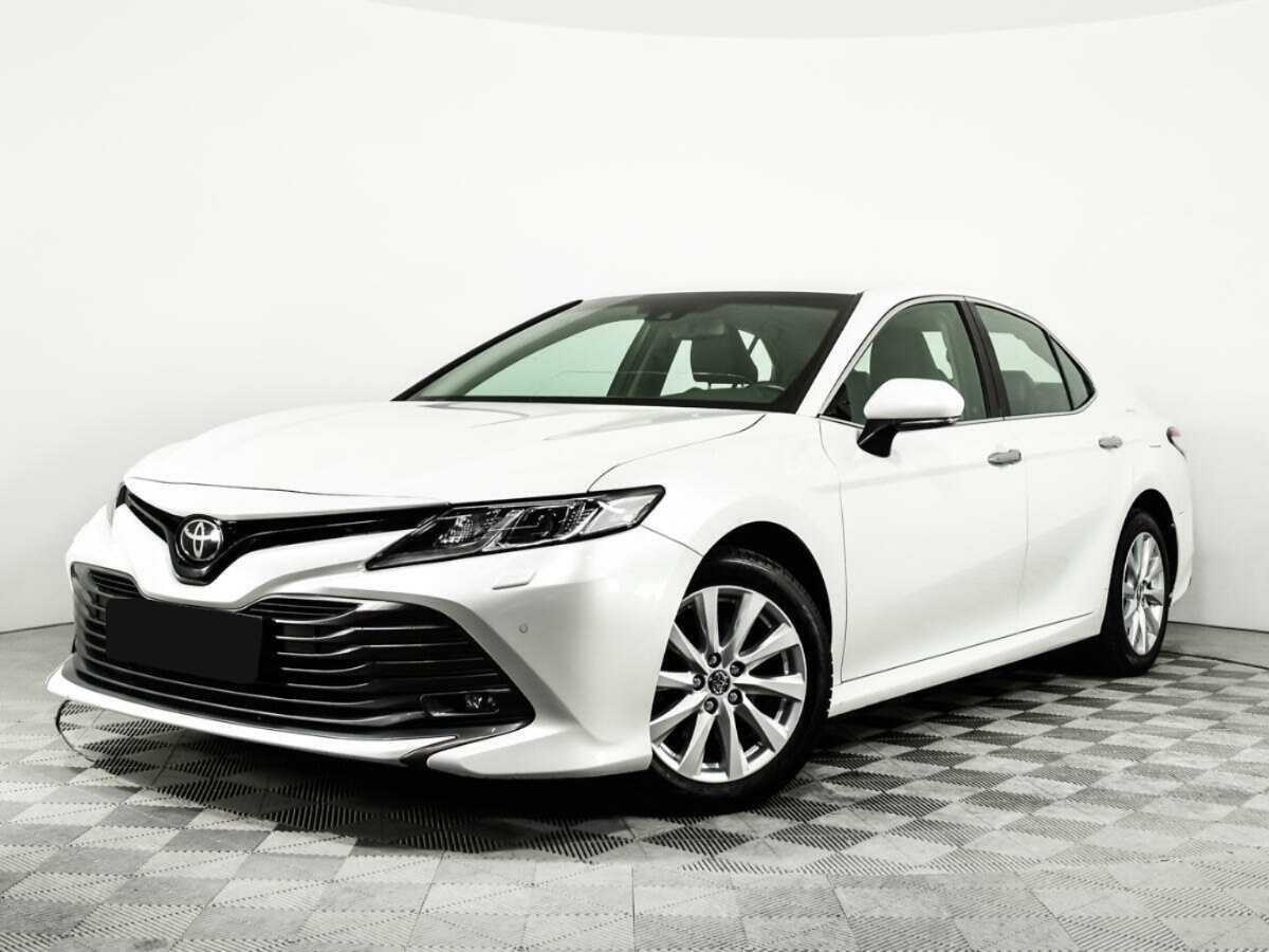 Toyota Camry 2020 года с пробегом. Посмотреть фото