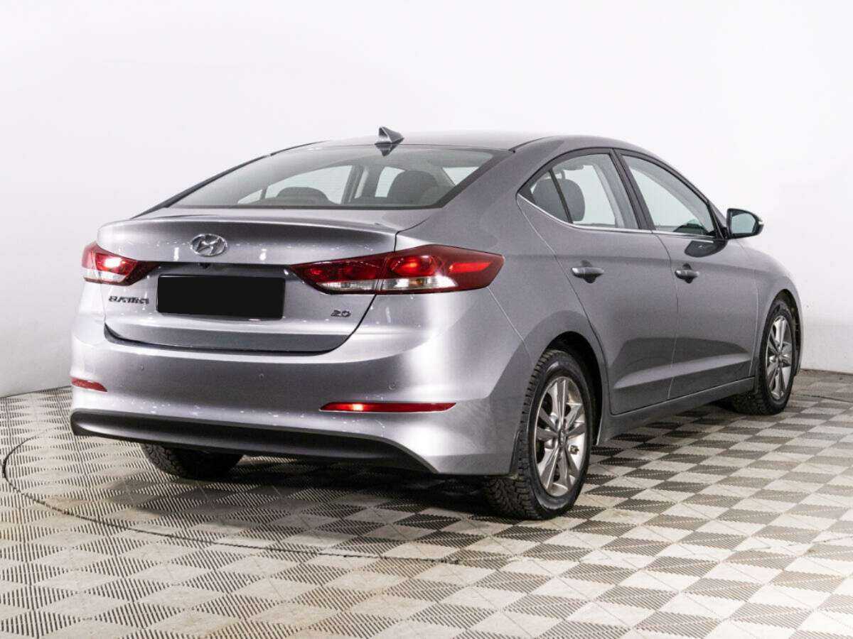 Hyundai Elantra 2018 года с пробегом. Фото: #4