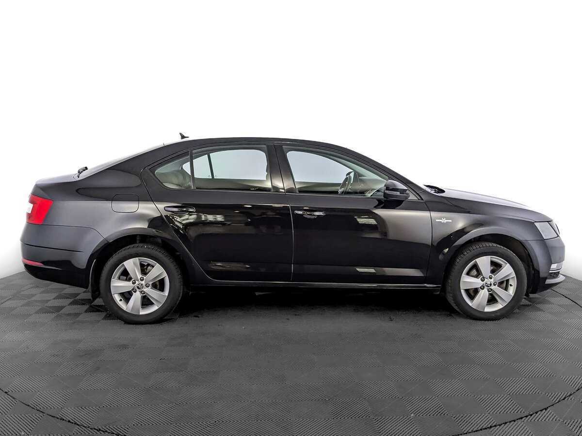 Skoda Octavia 2019 года с пробегом. Фото: #3