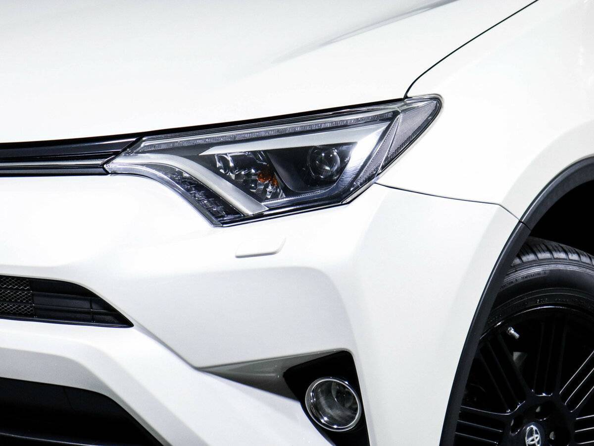 Toyota RAV4 2017 года с пробегом. Фото: #12