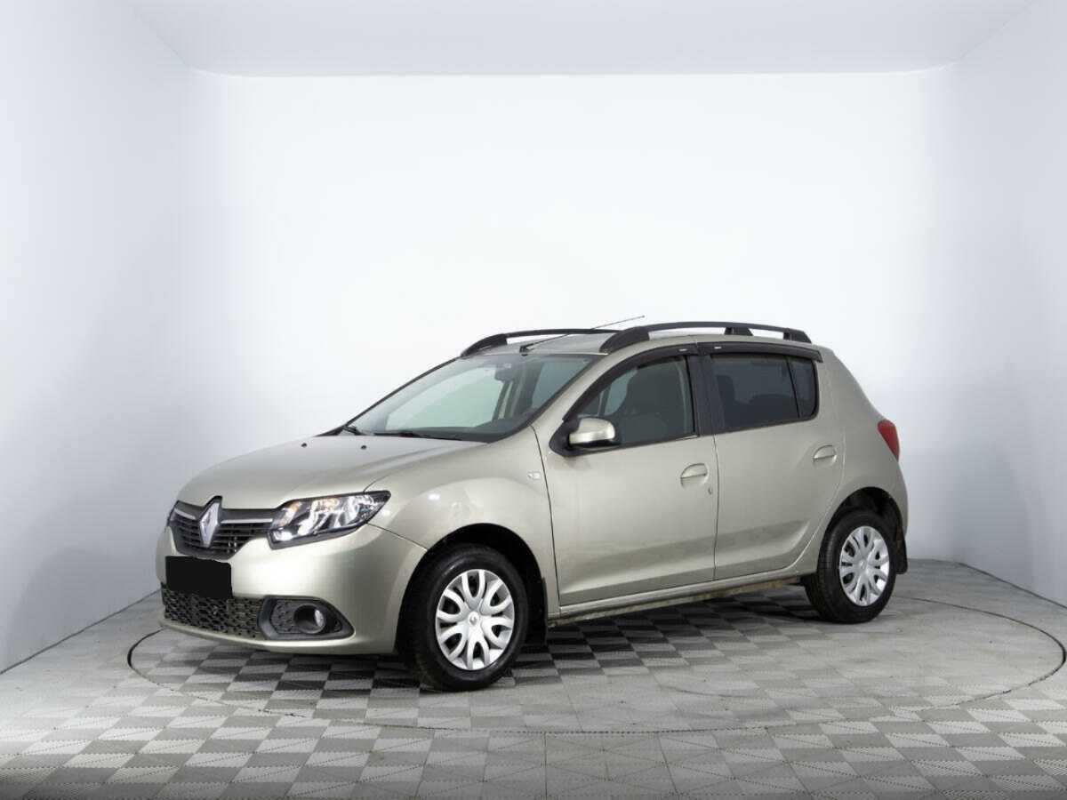 Renault Sandero 2015 года с пробегом. Посмотреть фото