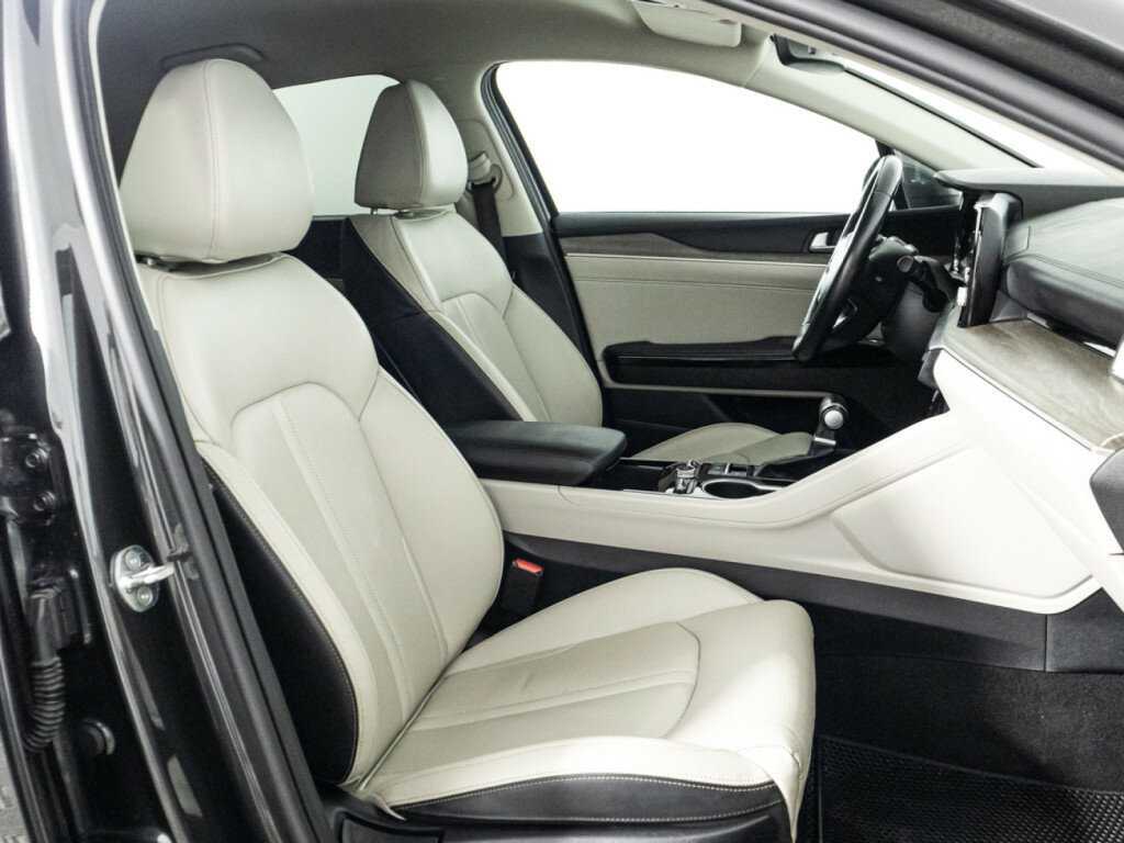 Kia K5 2021 года с пробегом. Фото: #14