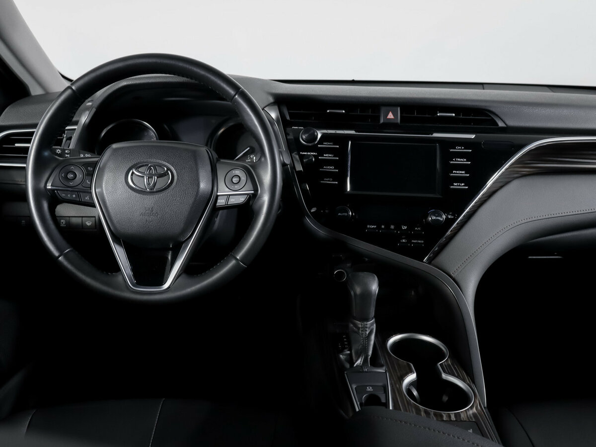 Toyota Camry 2019 года с пробегом. Фото: #11