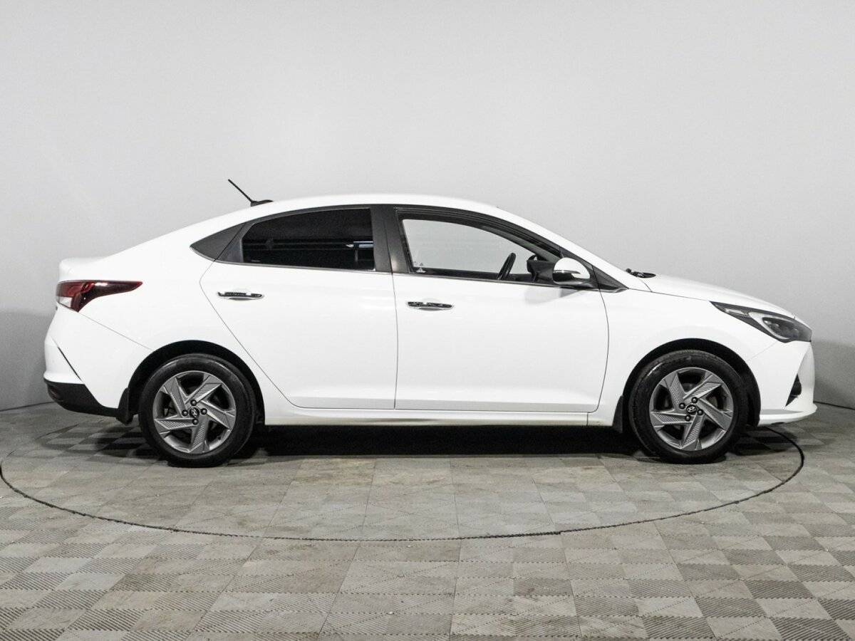 Hyundai Solaris 2020 года с пробегом. Фото: #3
