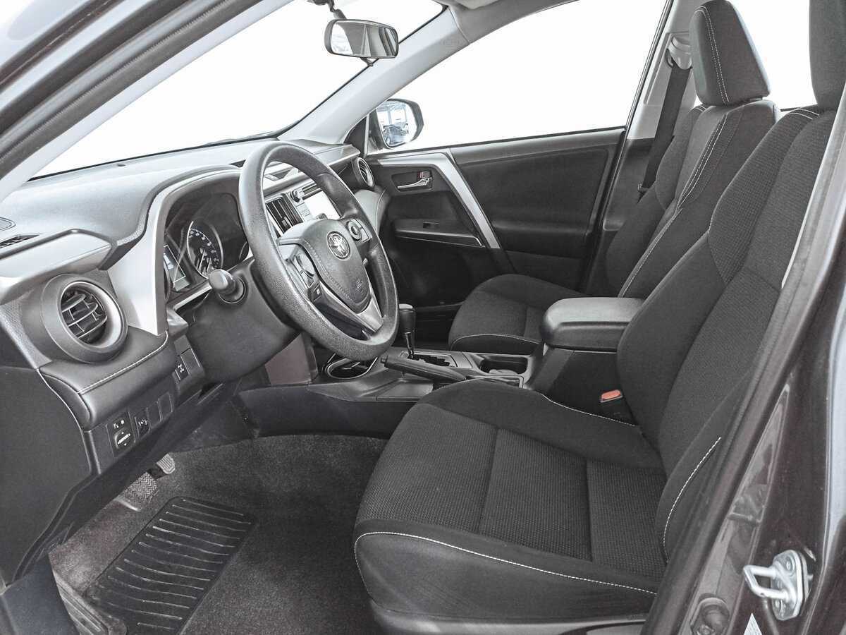 Toyota RAV4 2015 года с пробегом. Фото: #14