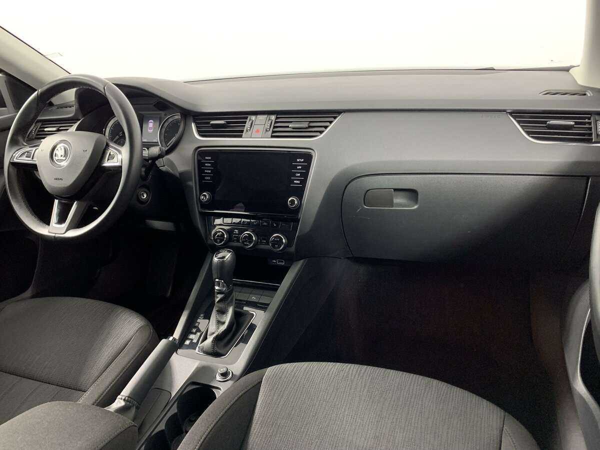 Skoda Octavia 2018 года с пробегом. Фото: #6