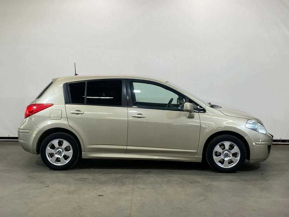 Nissan Tiida 2013 года с пробегом. Фото: #3