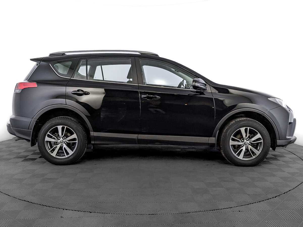 Toyota RAV4 2017 года с пробегом. Фото: #3
