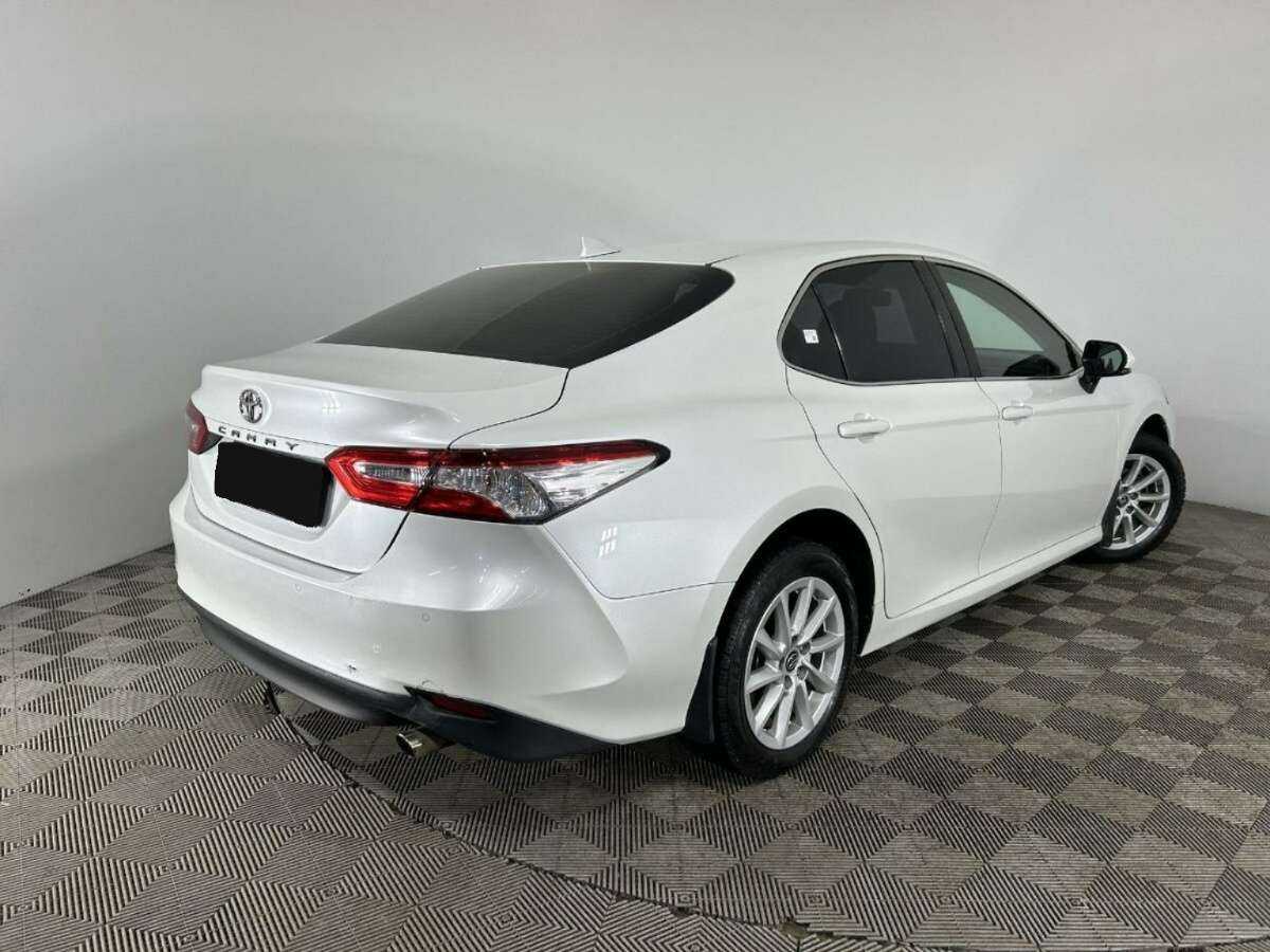 Toyota Camry 2021 года с пробегом. Фото: #5