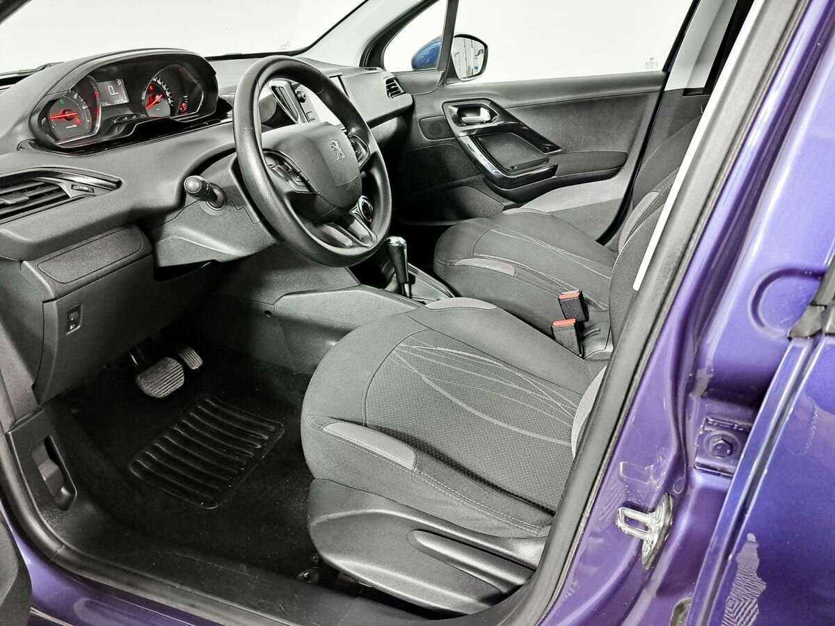 Peugeot 208 2013 года с пробегом. Фото: #13