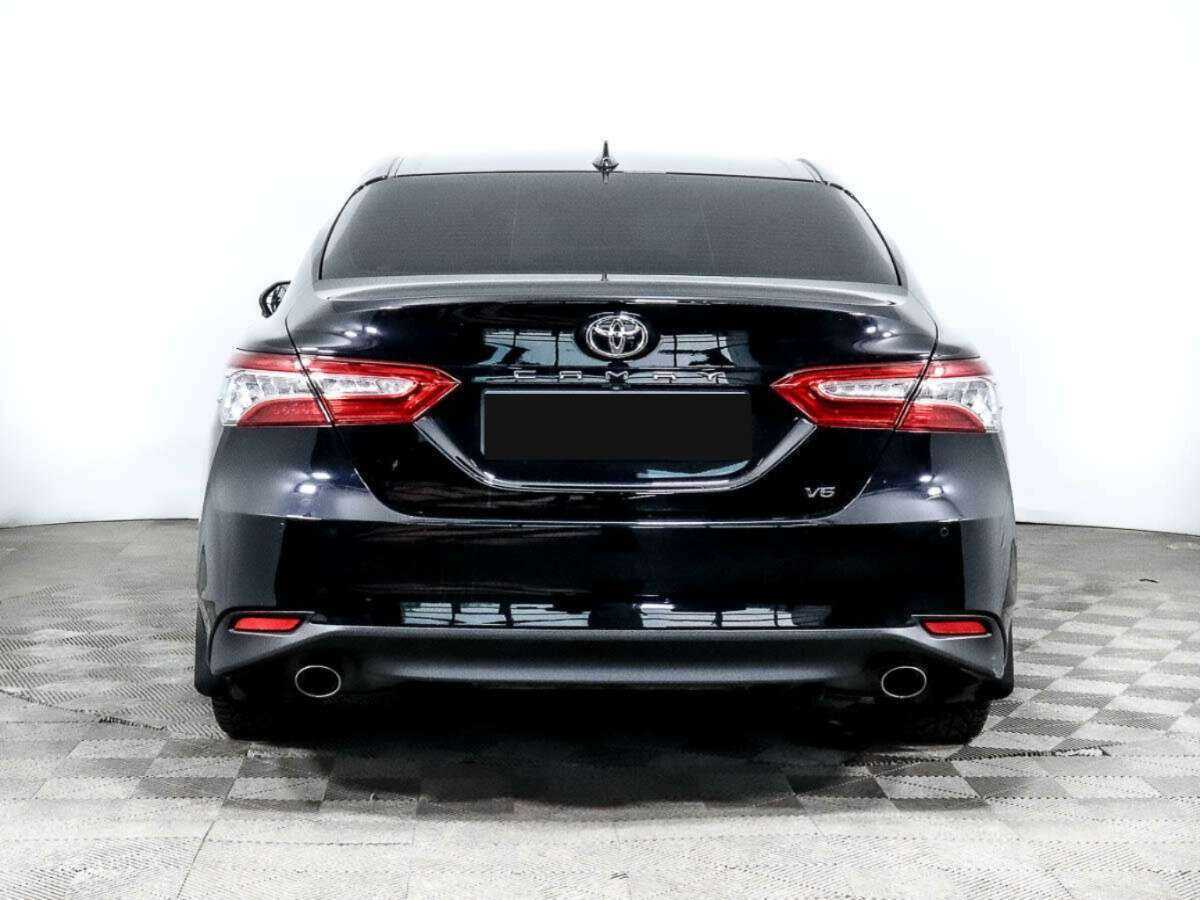 Toyota Camry 2018 года с пробегом. Фото: #4
