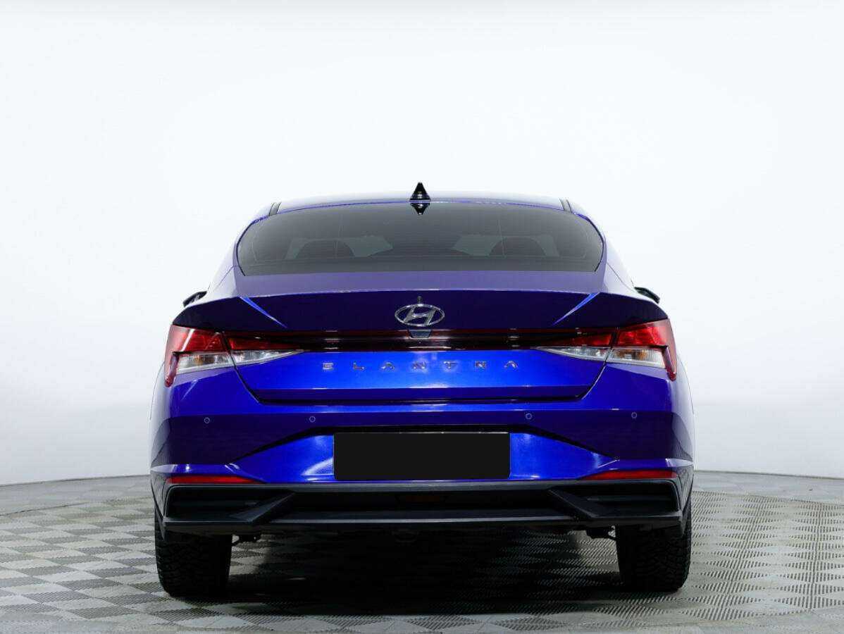 Hyundai Elantra 2021 года с пробегом. Фото: #4