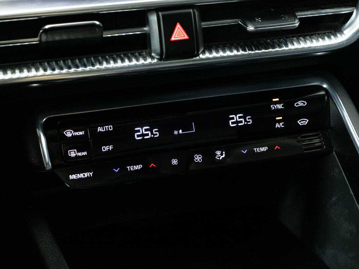 Kia K5 2021 года с пробегом. Фото: #14