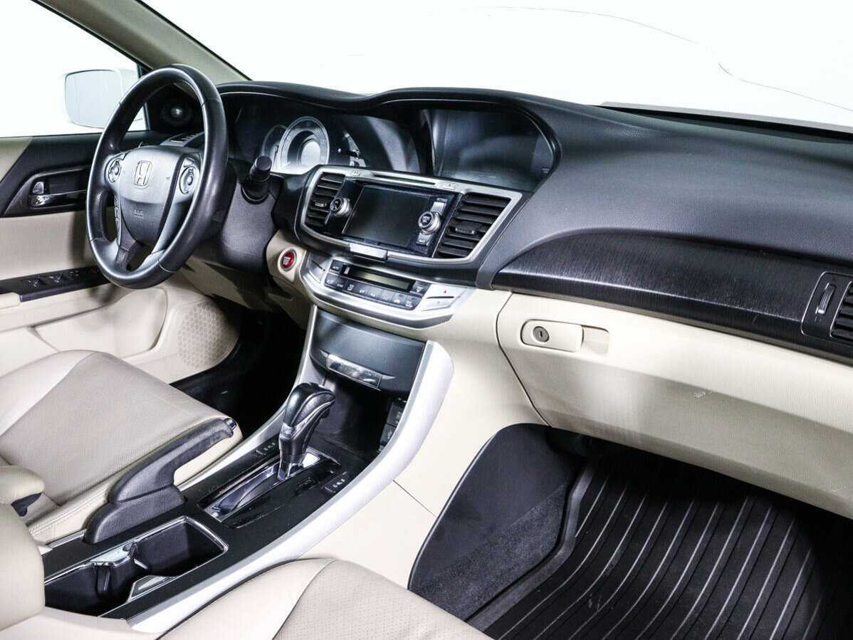 Honda Accord 2012 года с пробегом. Фото: #7