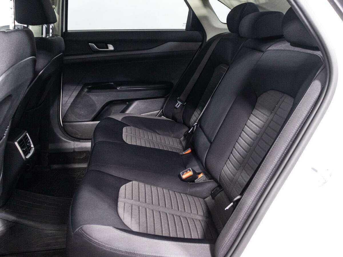 Kia K5 2022 года с пробегом. Фото: #9