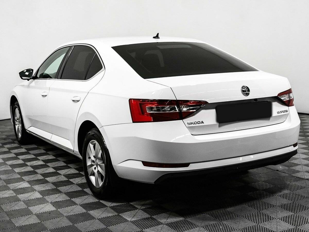 Skoda Superb 2016 года с пробегом. Фото: #6
