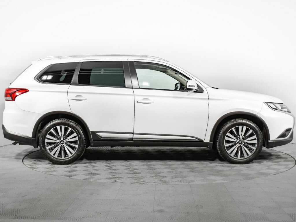 Mitsubishi Outlander 2020 года с пробегом. Фото: #3