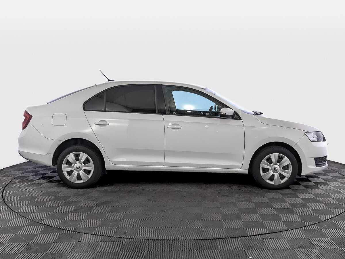 Skoda Rapid 2018 года с пробегом. Фото: #3