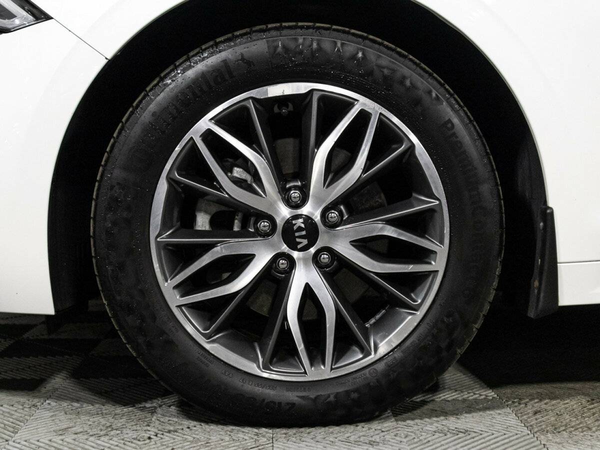 Kia K5 2021 года с пробегом. Фото: #3