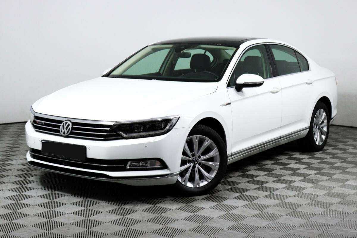 Volkswagen Passat 2018 года с пробегом. Посмотреть фото