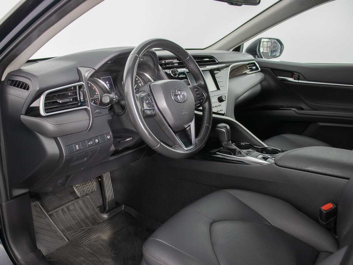 Toyota Camry 2018 года с пробегом. Фото: #11