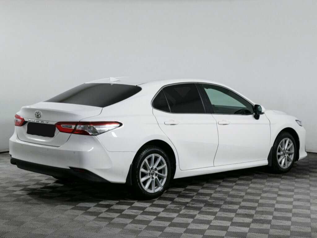 Toyota Camry 2021 года с пробегом. Фото: #3