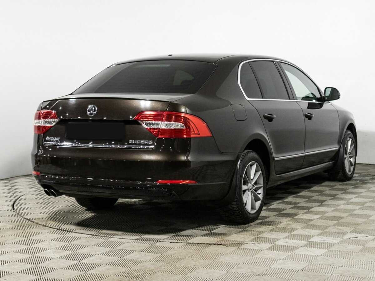 Skoda Superb 2014 года с пробегом. Фото: #4