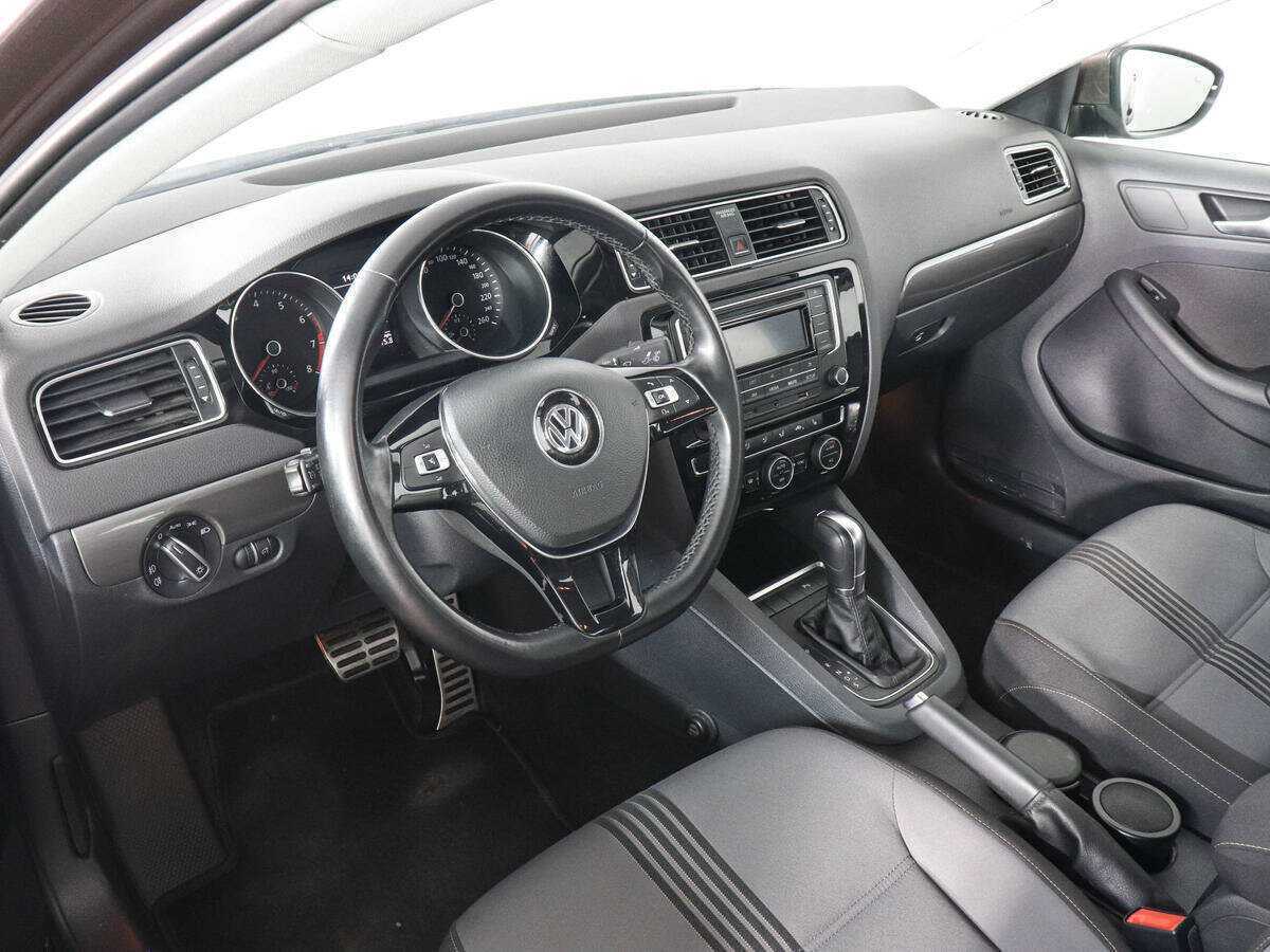 Volkswagen Jetta 2017 года с пробегом. Фото: #8