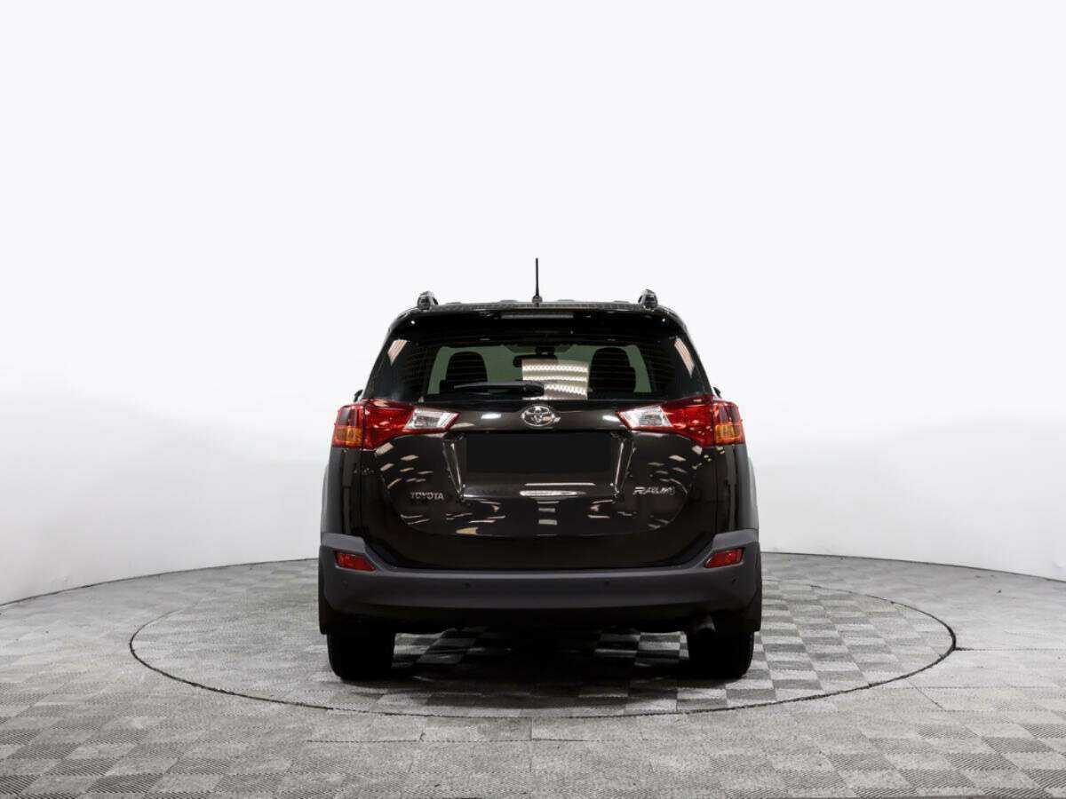 Toyota RAV4 2015 года с пробегом. Фото: #4