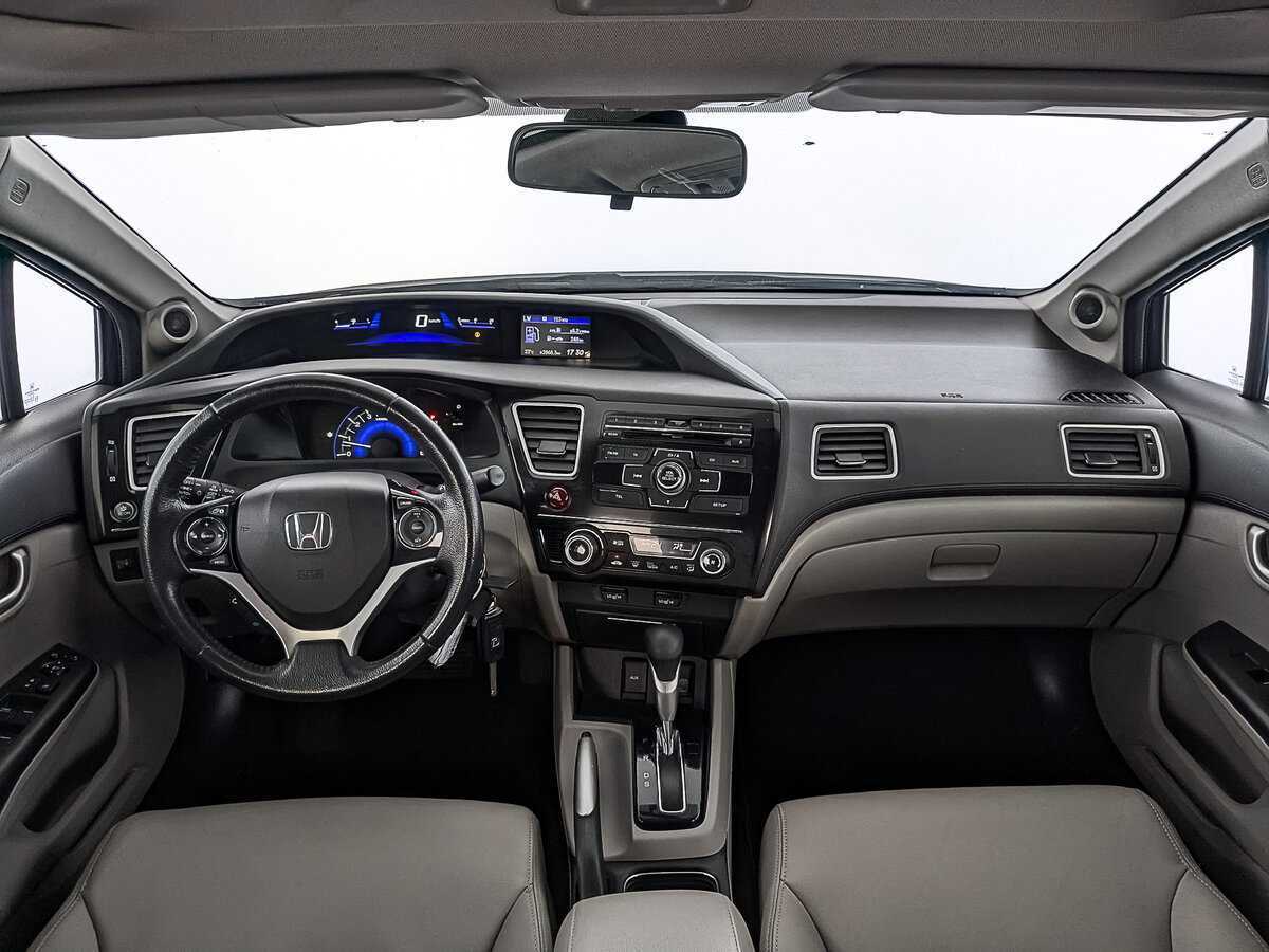 Honda Civic 2013 года с пробегом. Фото: #13