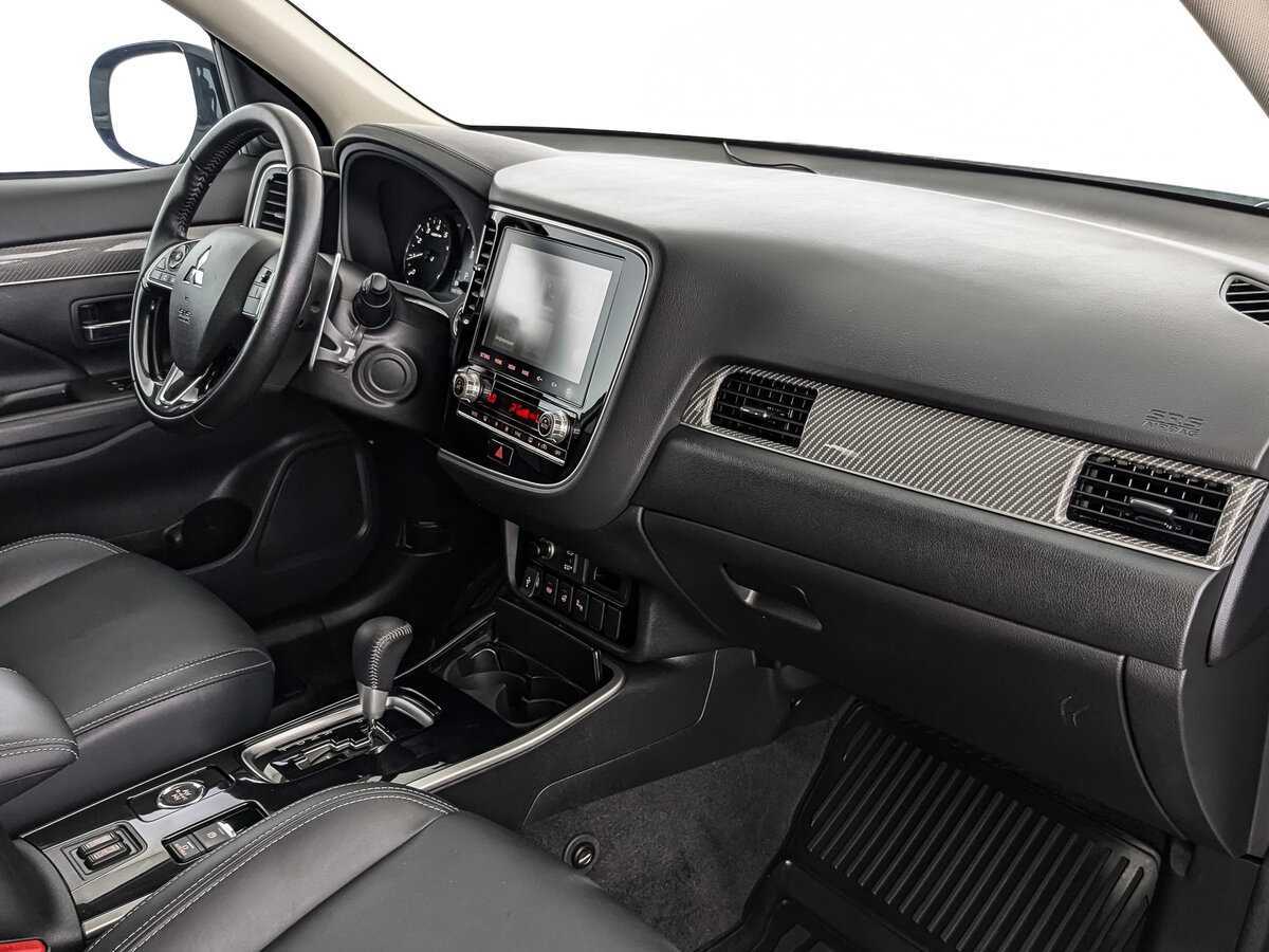 Mitsubishi Outlander 2021 года с пробегом. Фото: #8