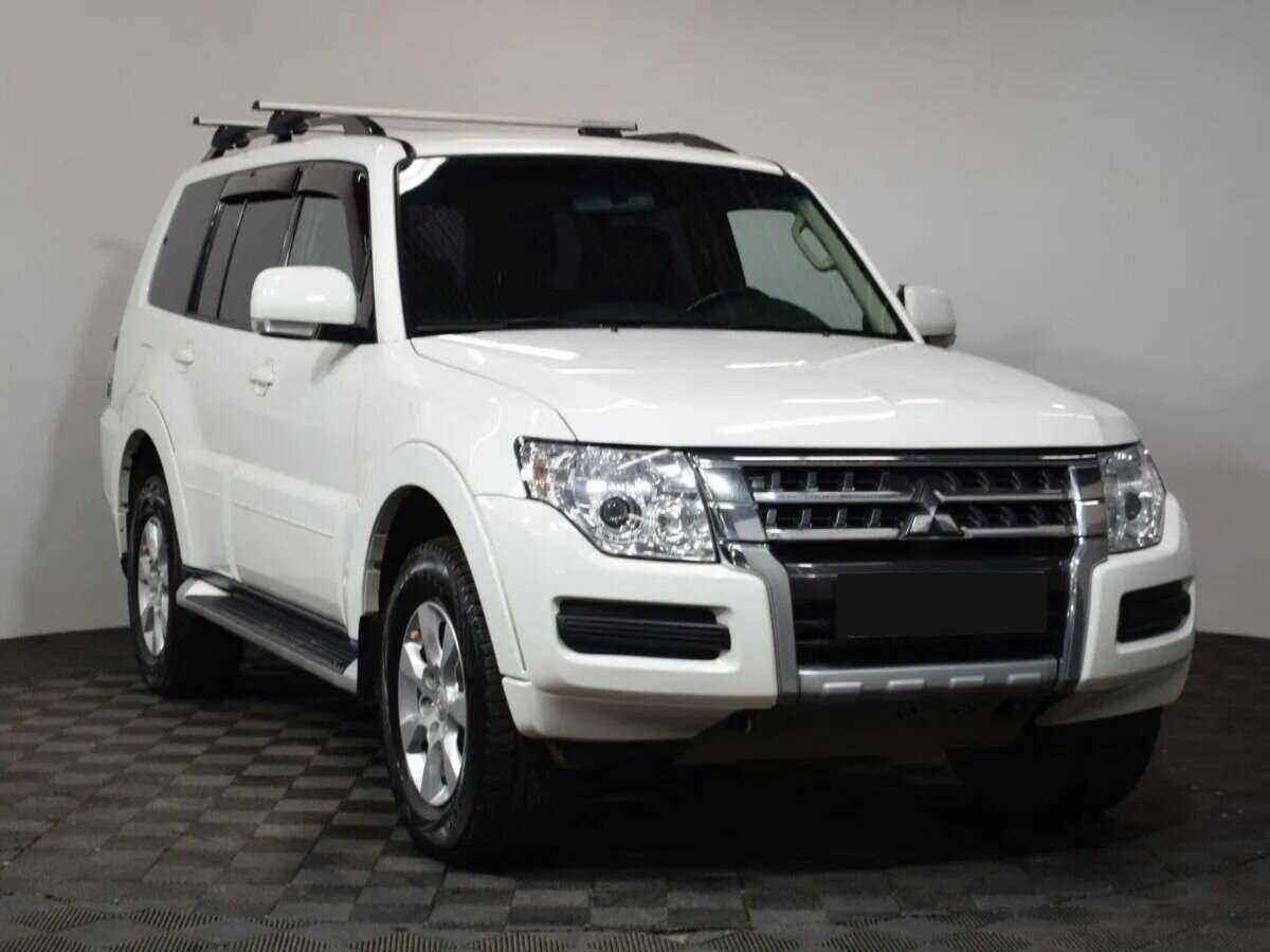 Mitsubishi Pajero 2015 года с пробегом. Фото: #2