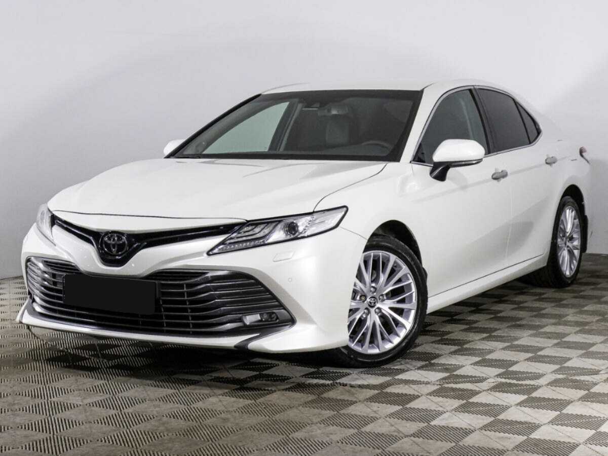 Toyota Camry 2020 года с пробегом. Посмотреть фото