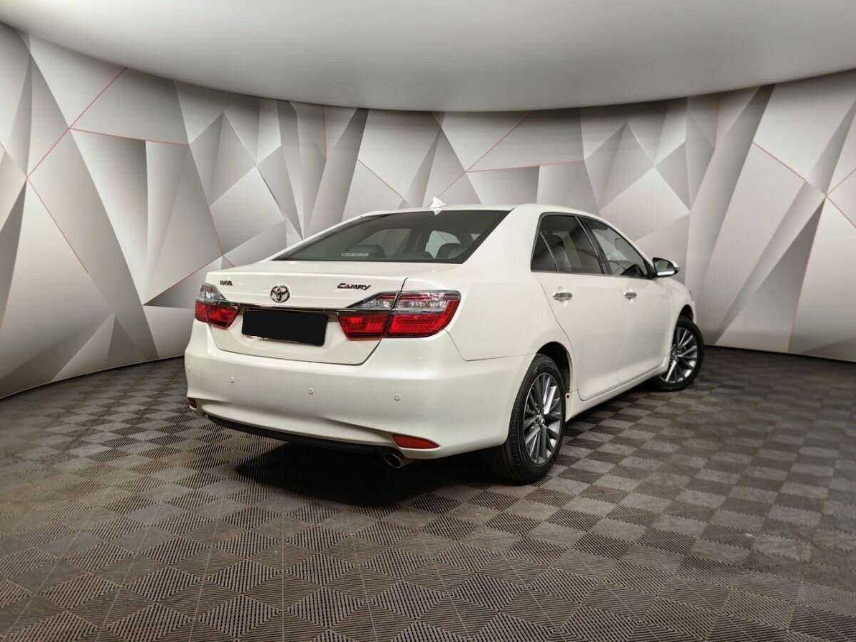 Toyota Camry 2017 года с пробегом. Фото: #1