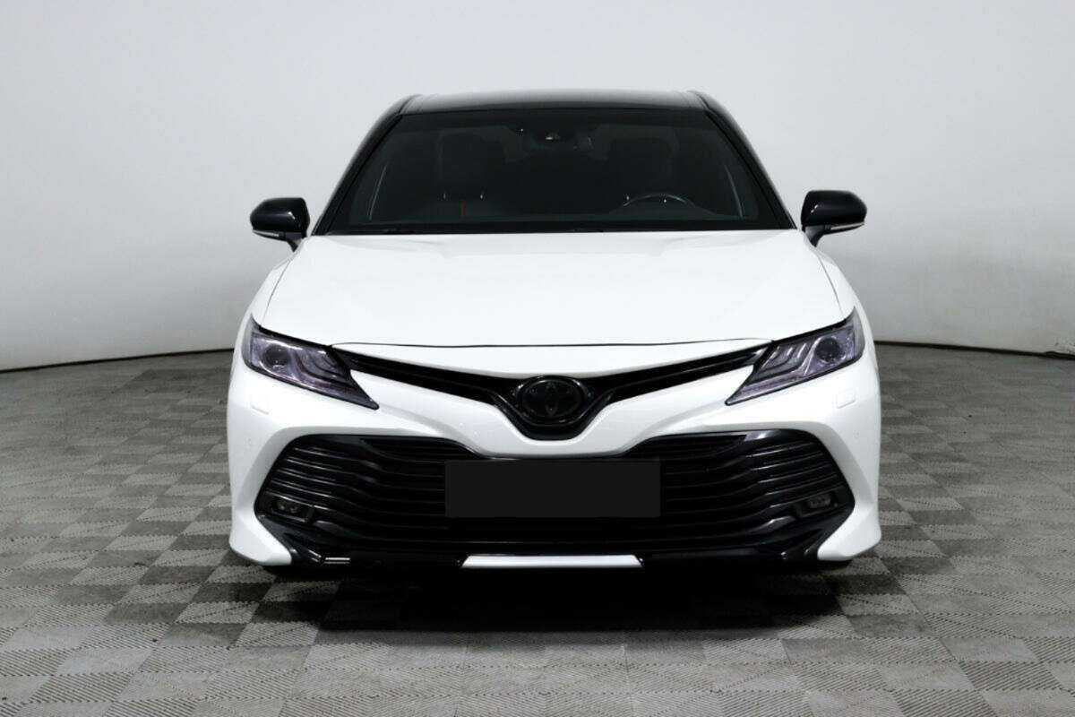 Toyota Camry 2021 года с пробегом. Фото: #1