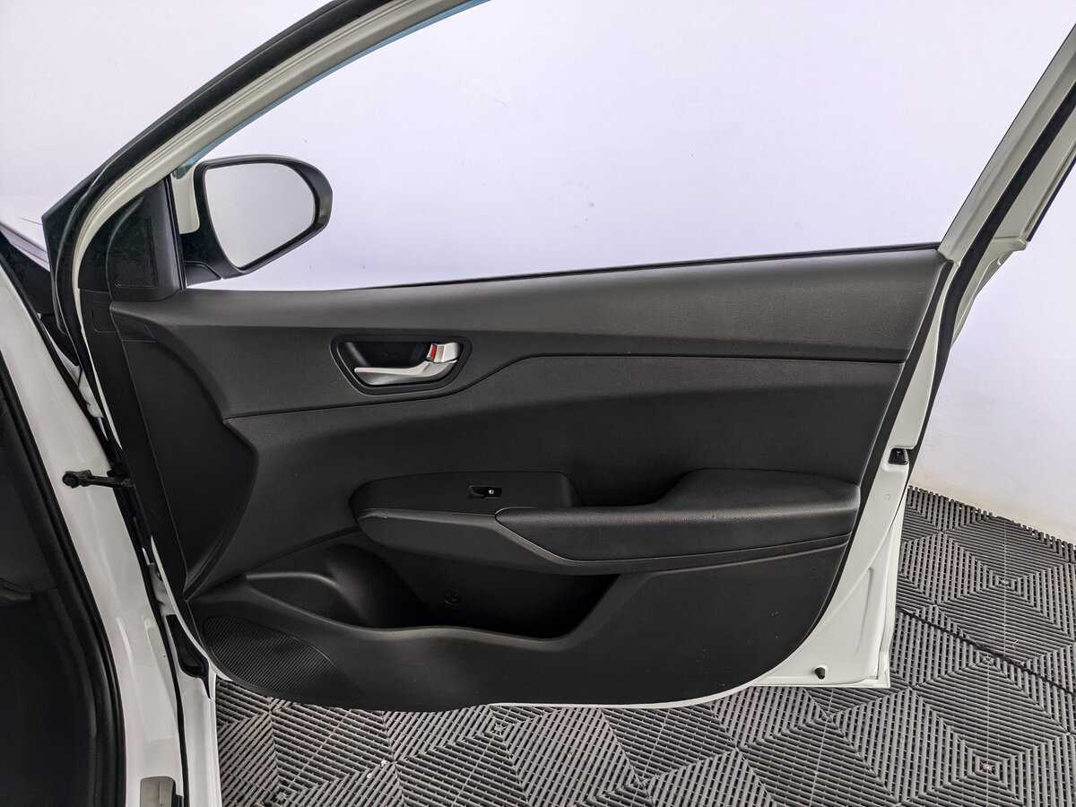 Hyundai Solaris 2020 года с пробегом. Фото: #20