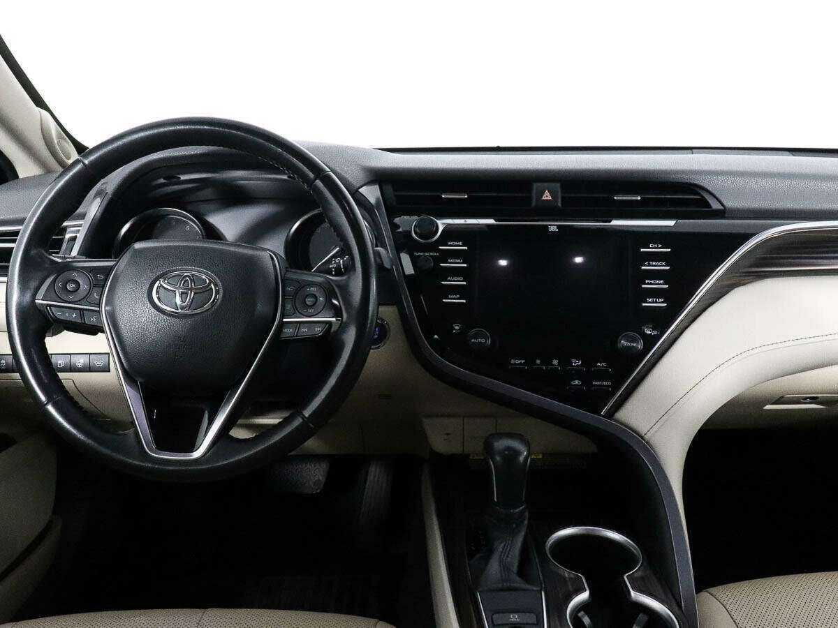 Toyota Camry 2018 года с пробегом. Фото: #9