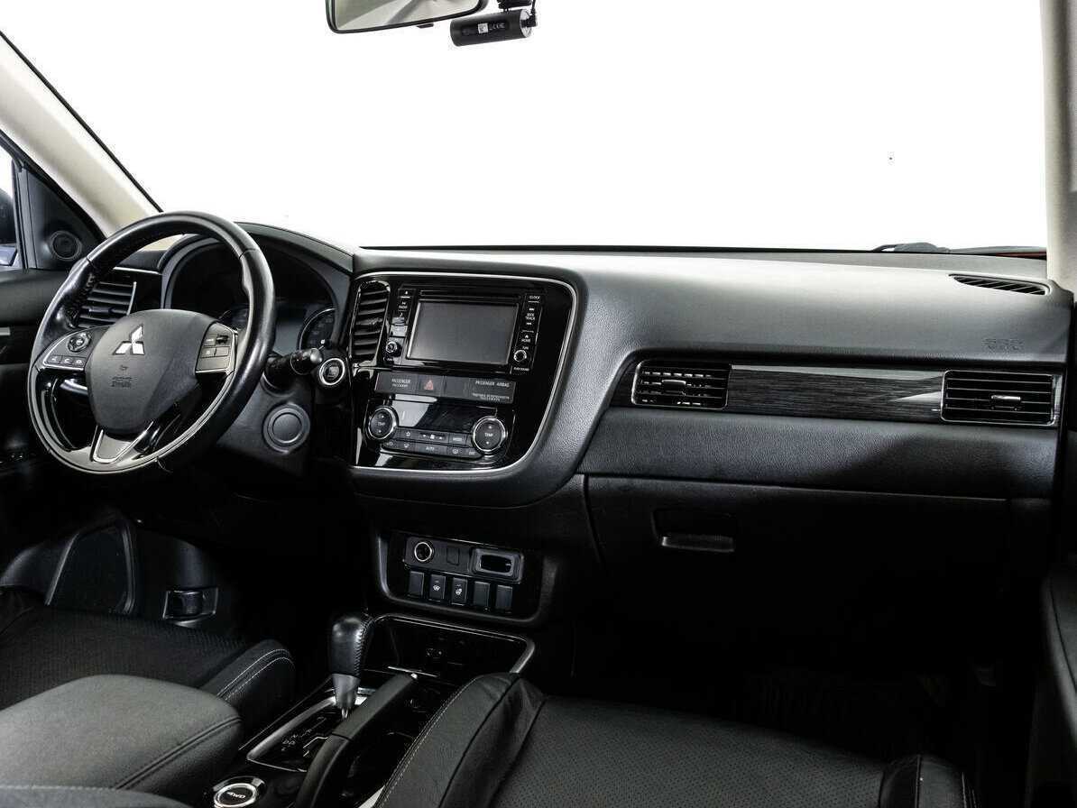 Mitsubishi Outlander 2017 года с пробегом. Фото: #8