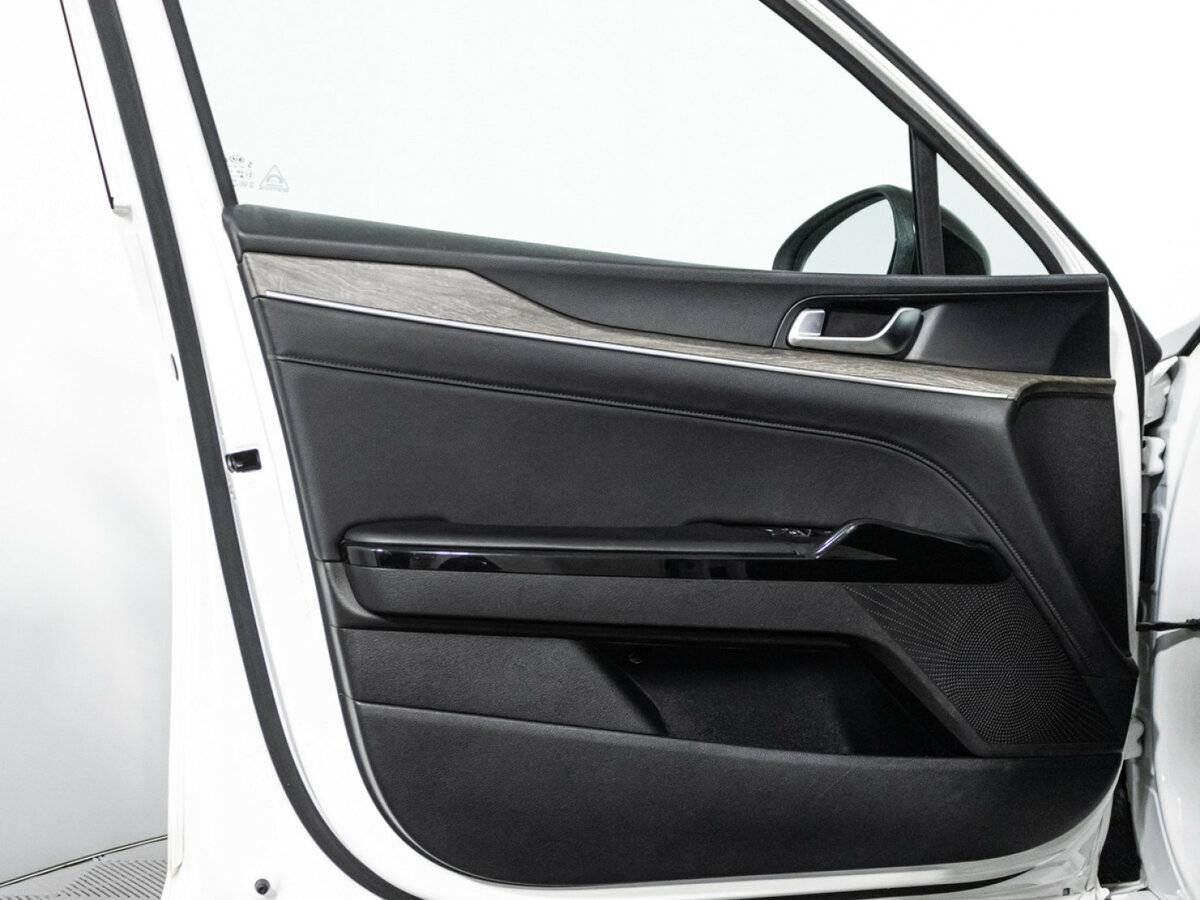 Kia K5 2021 года с пробегом. Фото: #24