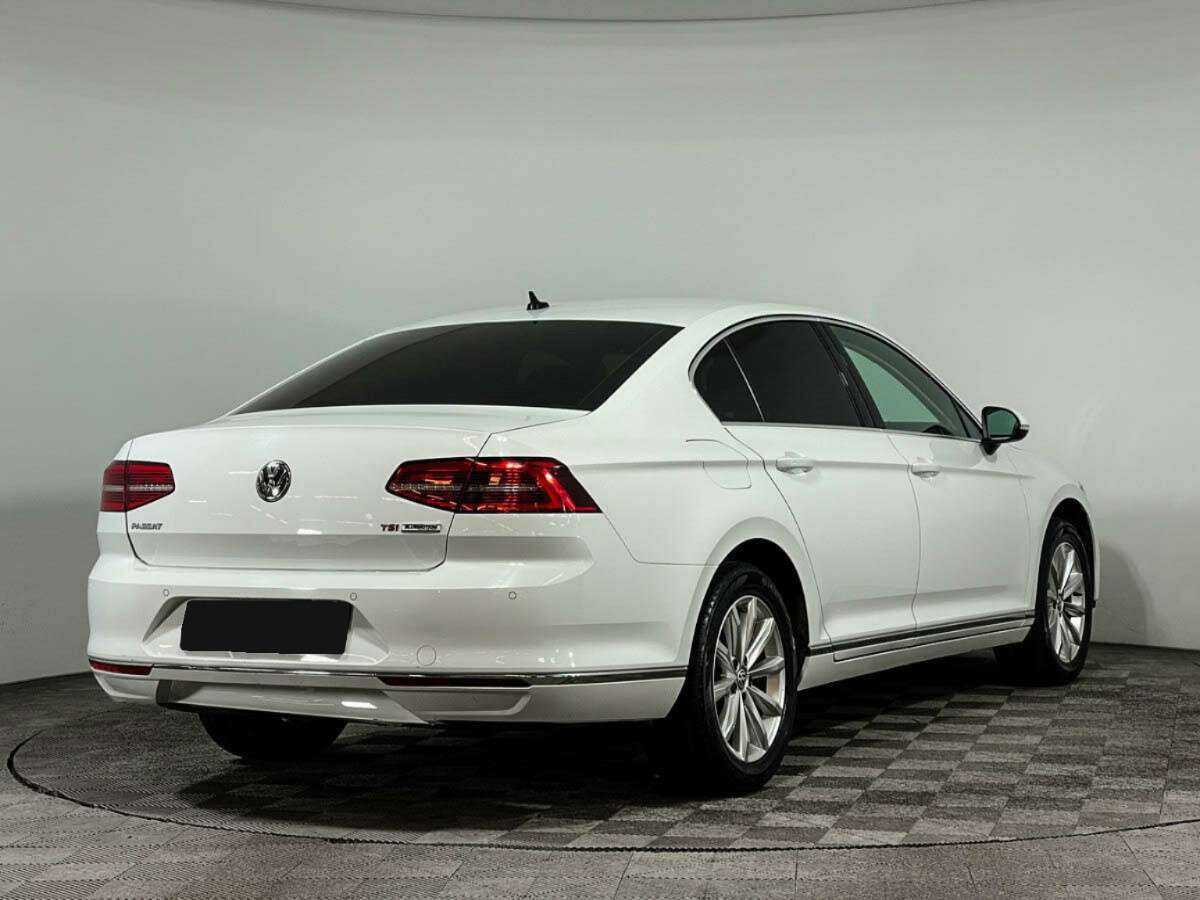 Volkswagen Passat 2017 года с пробегом. Фото: #4