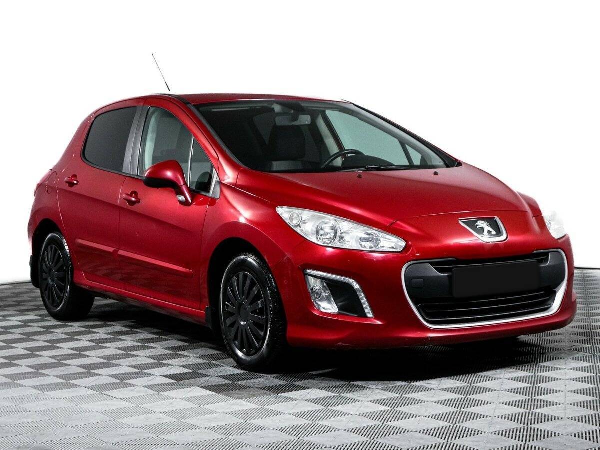 Peugeot 308 2012 года с пробегом. Фото: #2